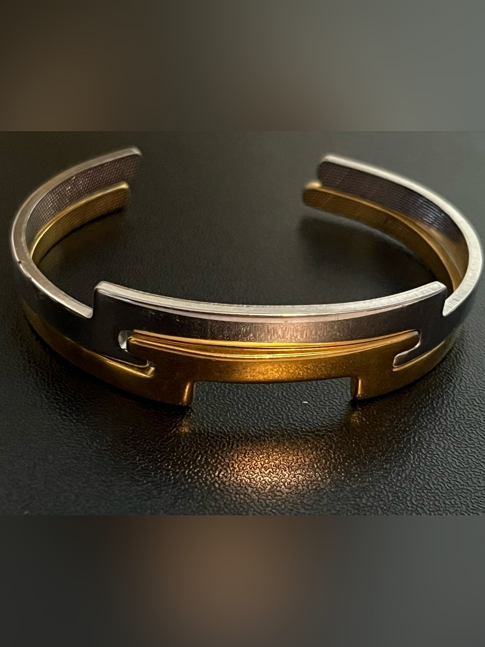 Women’s Two-Tone Inter-linking Metal Cuff Bracelet - Gold and Silver.